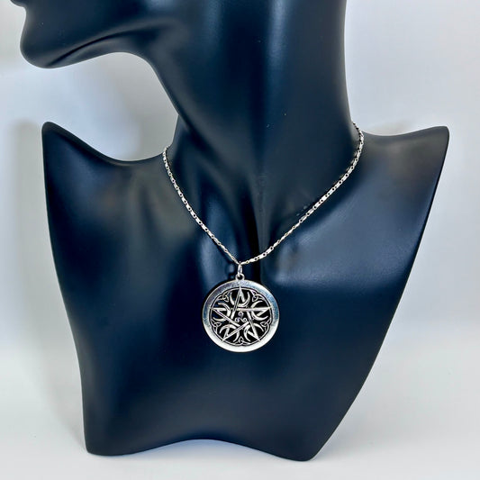 Silver Pentagram Pentacle Necklace: Celtic Occult Vintage #everyone #Wiccan #Witchcraft #Pagan
